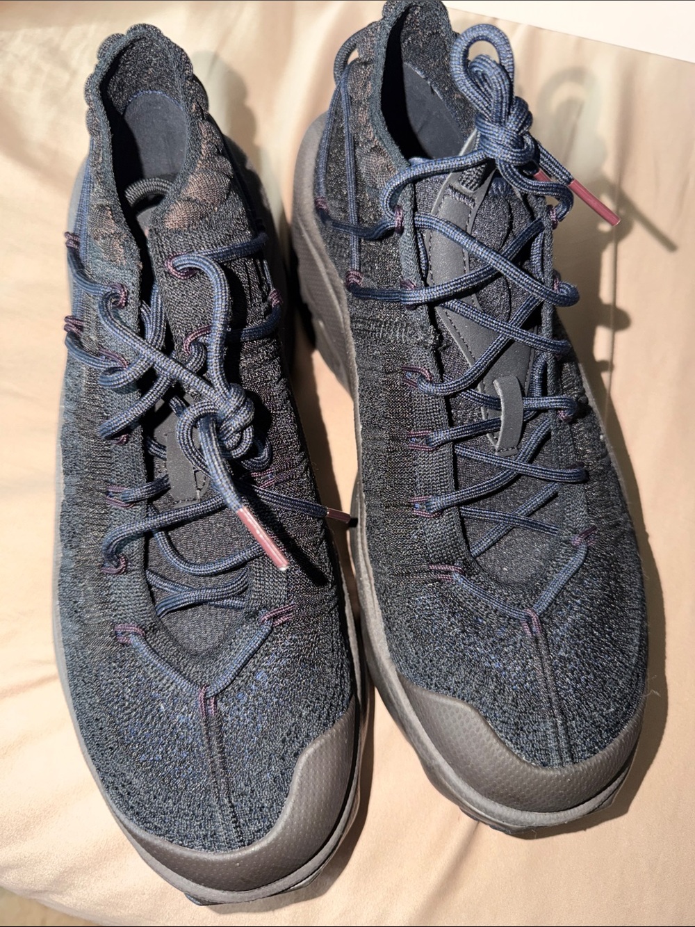 Nike air max Flyknit Venture women’s size 10.5
